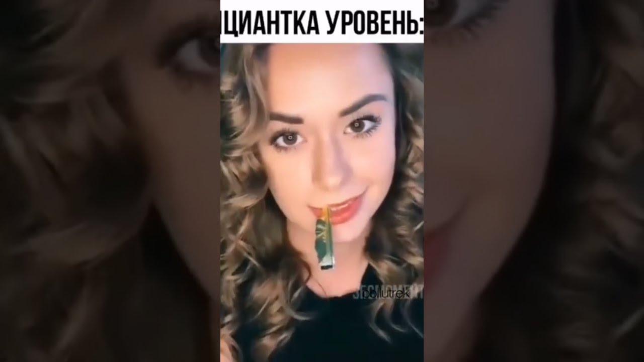 The girl opens the tea bag very seductively 😍 #girl #seductive #opens #teabag #чай #tea #девушка