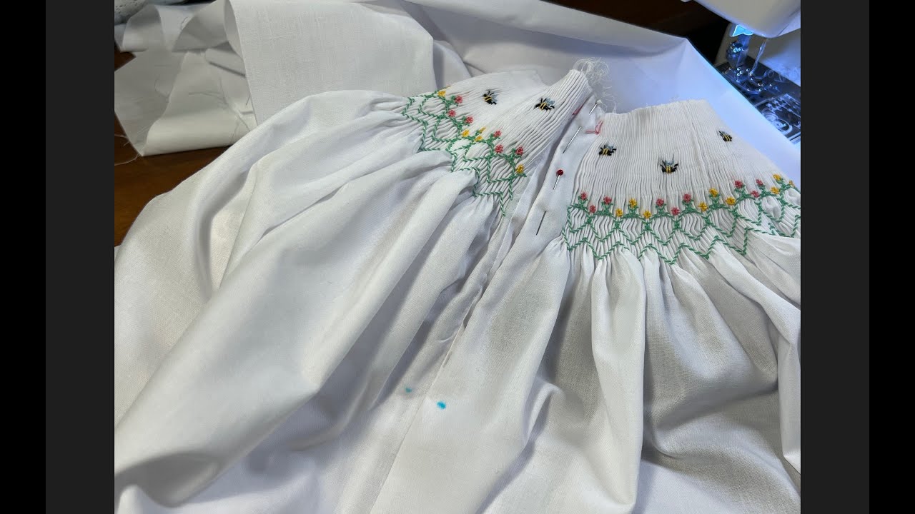 ビームス/ウーア Uhr Smocking Embroidery Dress ビームス/ウーア Uhr Smocking Embroidery Dress