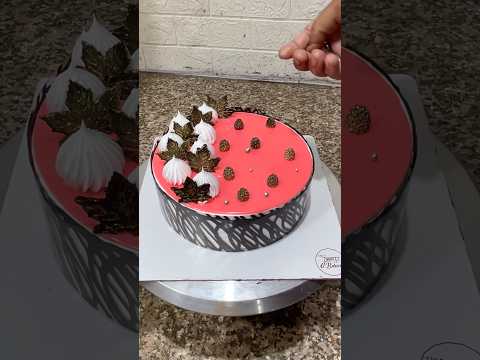 New Strawberry Cake Design Tutorial #trending #strawberrycakes #viral #shorts #ytshorts