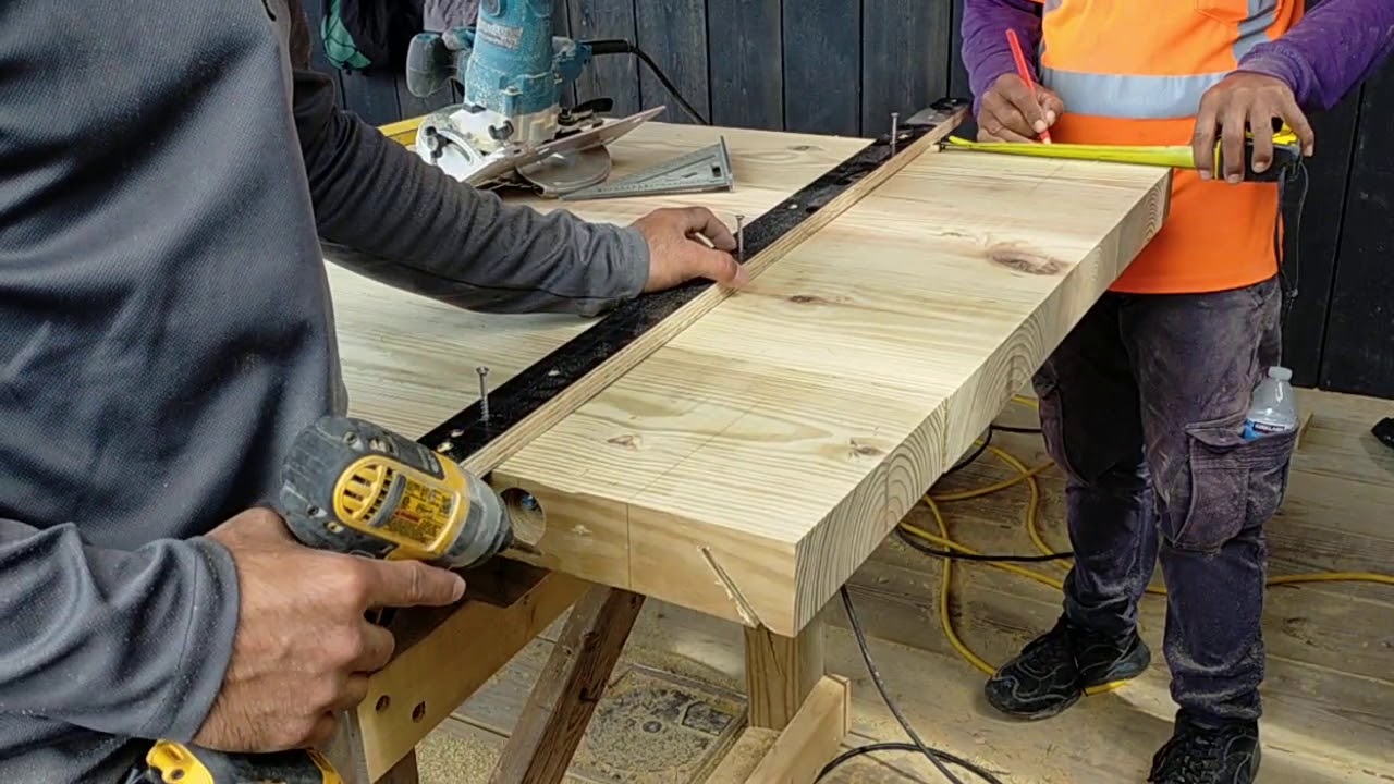 how to cut a perfect 45 degree angle to make a big table. YouTube