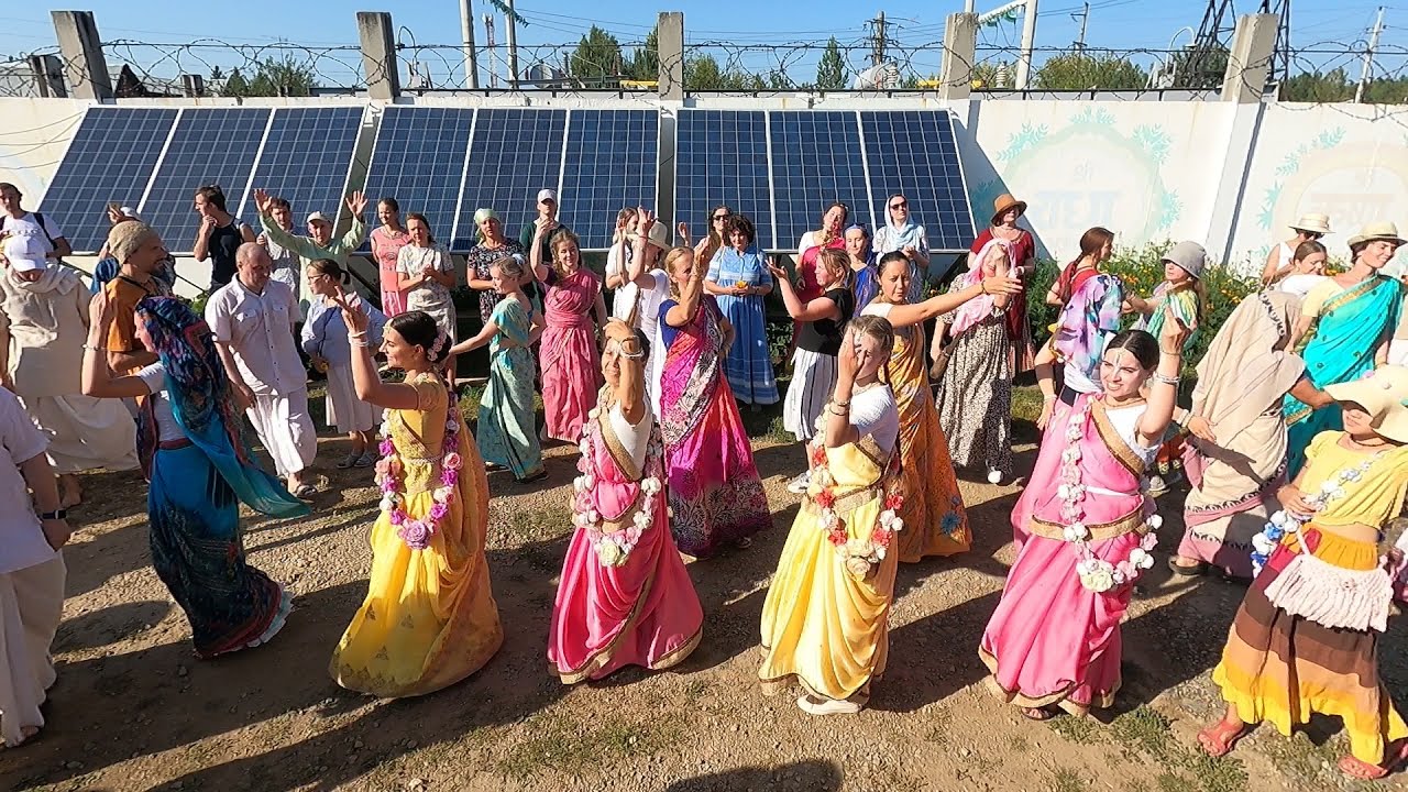 Глазами Божеств Господа Джаганнатхи))) Ратха-ятра Киртан Ранганатх дас. RATA-YATRA in Yekaterinburg.