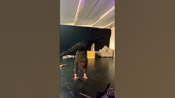 Rehearsal with Somi-1 sensors for a contemporary circus show #handstand