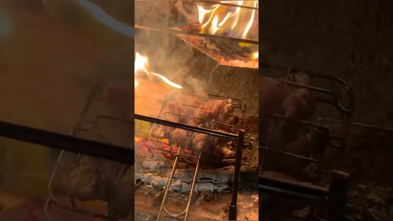 焚き火で焼く鳥はなんでこんなに美味いんだ #焚き火 #キャンプ飯
