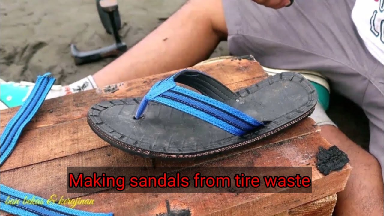 Making sandals from tire waste 