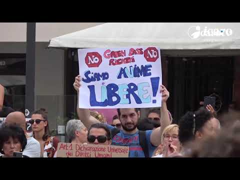 Anche a Rimini la protesta dei "No Green Pass"