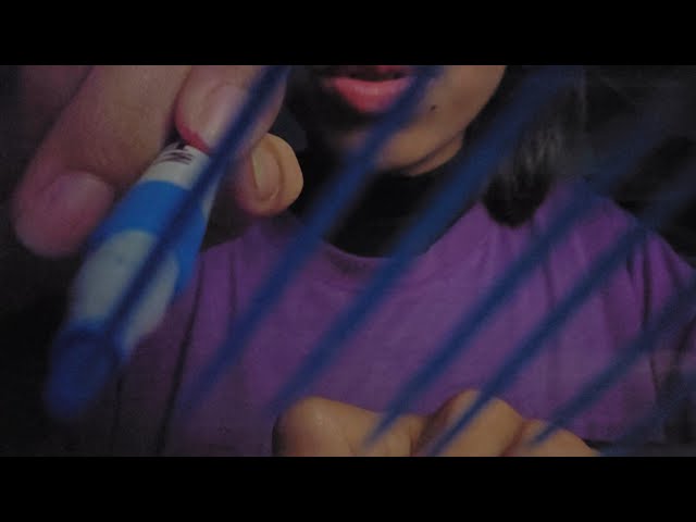 ASMR - Desenhando no seu rosto (sons de boca e toques na tela)