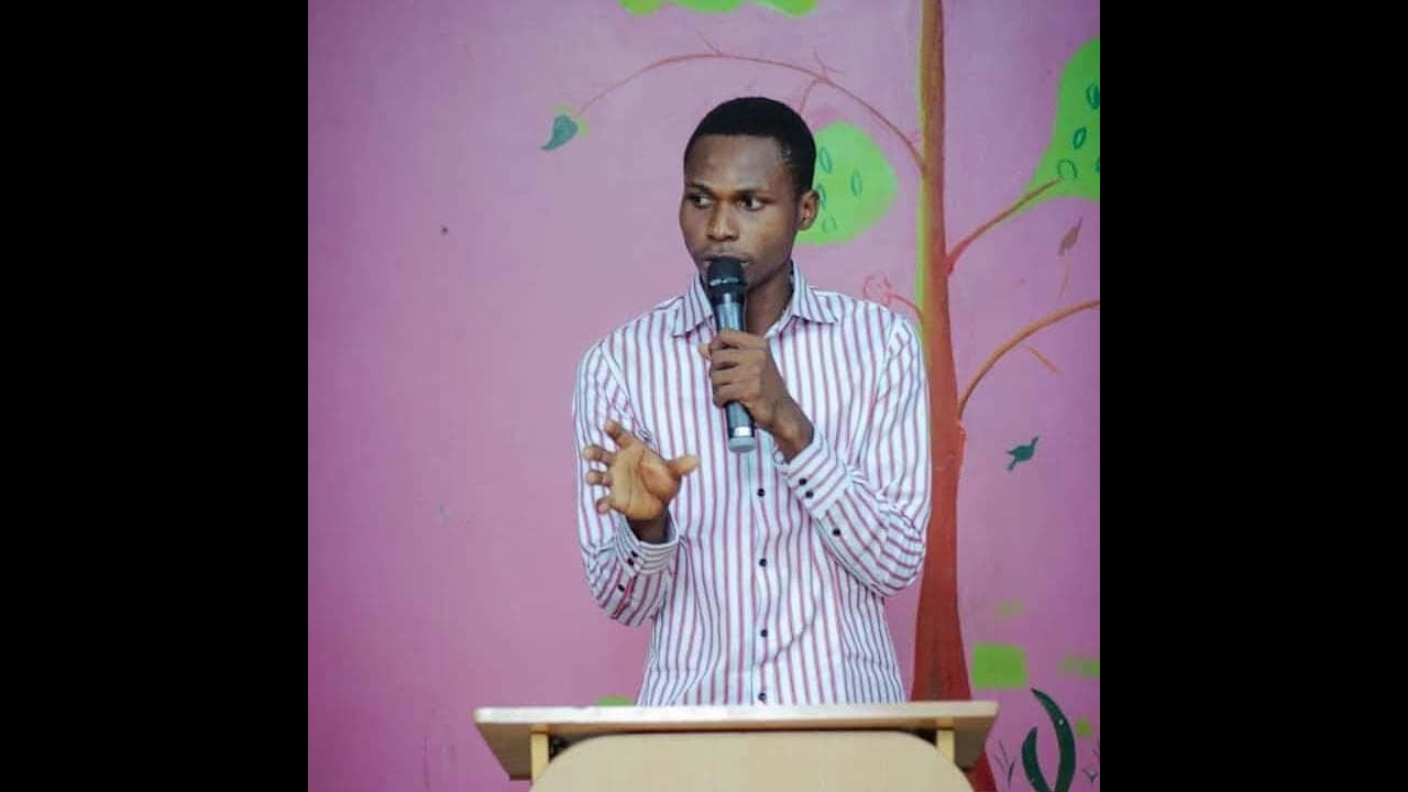 I See Jesus Seated On The Throne - Israel Triumph Olaniyan