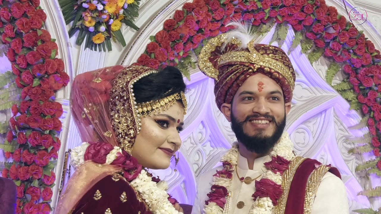 Exchange of garlands