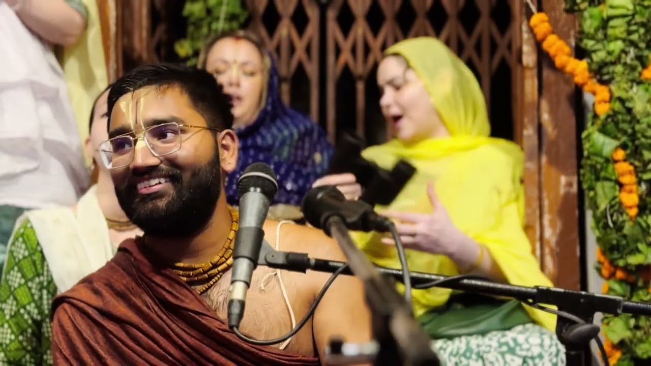 Kishori Ju Mohe Apno Kar Lije | Heart-Touching Bhajan | Vrindavan Devotion