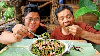 Strange eating, wild flowers, hairy flowers, dare you eat them?