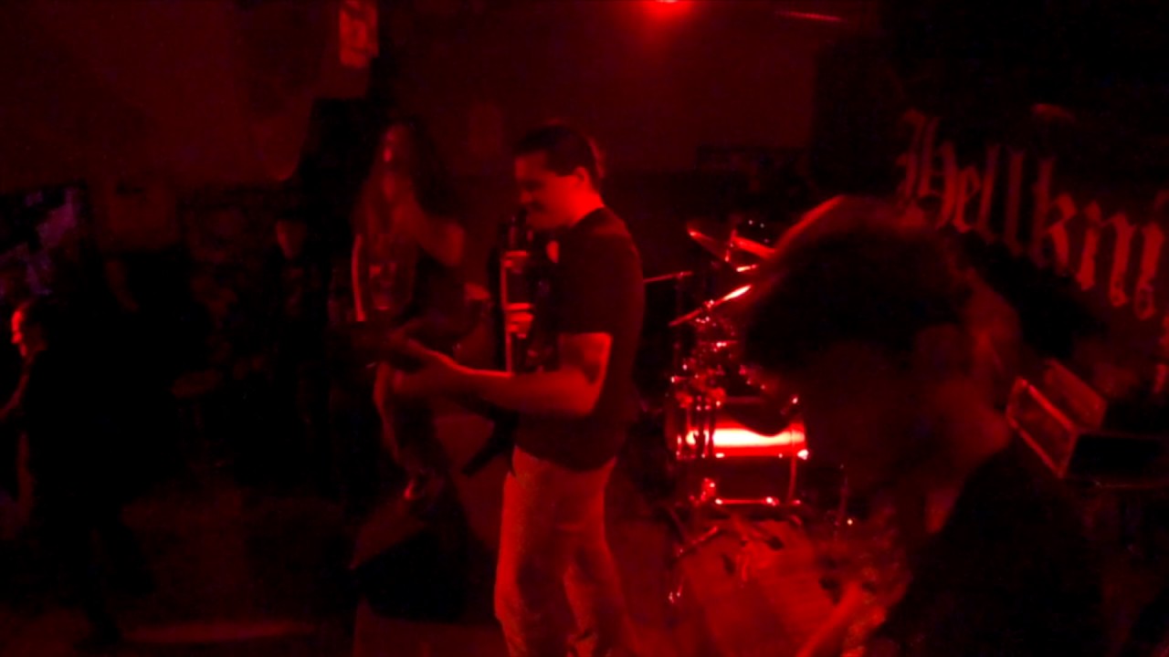 Hellknife Live im AK44 - Brass Knuckle Terror (HD)