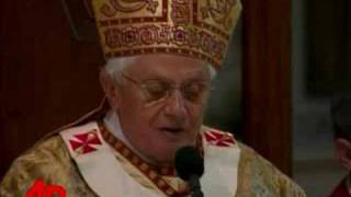Pope Apologizes for Abuse in Australia
