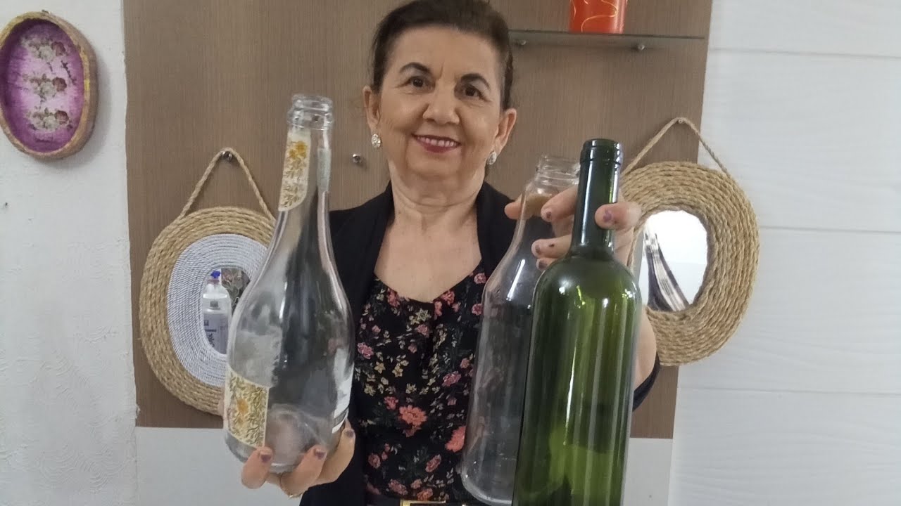 TEM garrafas  AI ? NÃO imaginei que ficariam tão LINDAS/ BY Socorro Rodrigues/#diy #reciclagem 