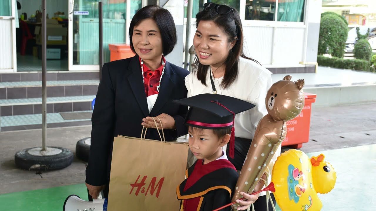 กิจกรรมมอบวุฒิบัตรบัณฑิตน้อย ประจำปีการศึกษา 2565 ระดับชั้นอนุบาล 3 - โรงเรียนวัดเมธังกราวาสฯ