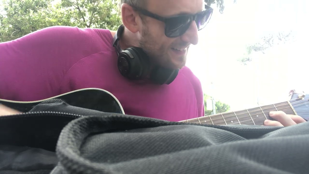 Что-то. Something. Clicks. Получается. Lesson 2. Урок второй. Гитара. Guitar it is.