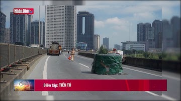 2 cuộn thép hàng chục tấn rơi trên đường vành đai 3, Hà Nội | Giao thông 24h