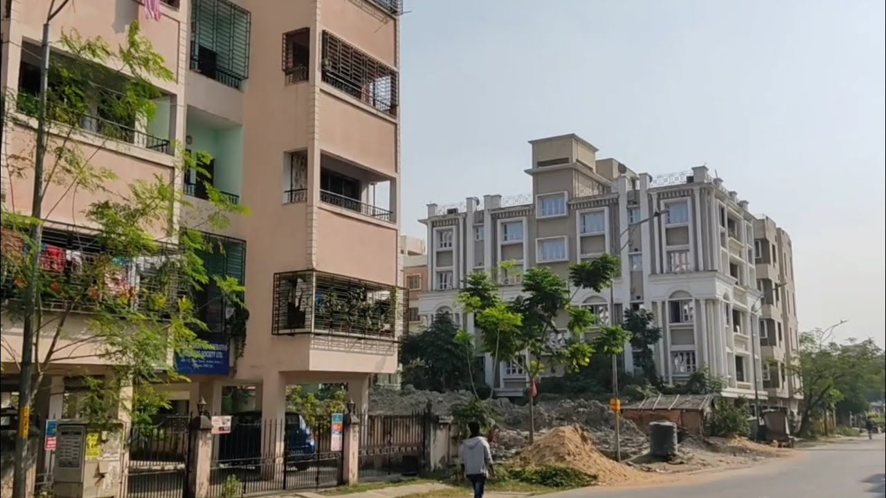 900 Sqft 2 Bhk Resale Flat With Parking for Sale at Near New Town Metro