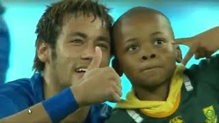 Little Boy Invades The Field And Embraces Neymar South Africa Vs Brazil 05 03 14