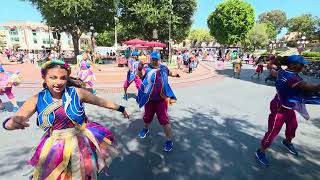 Download Lagu 15-08-2025: Disneyland Park - Mickey \u0026 Friends vieren Happy Cavalcade MP3 Download Lagu 15-08-2025: Disneyland Park - Mickey \u0026 Friends vieren Happy Cavalcade MP3
