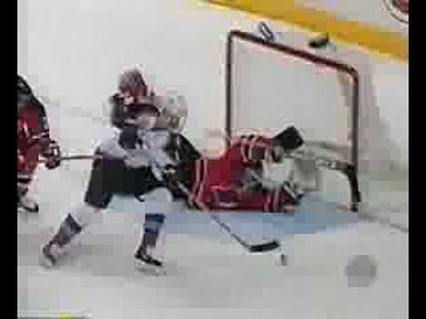 2000-01 Round 4/Game 5: Martin Brodeur Robs Dave R...