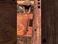The wisdom of the working people installs the main beamth wooden house using mortisean tenon joints.