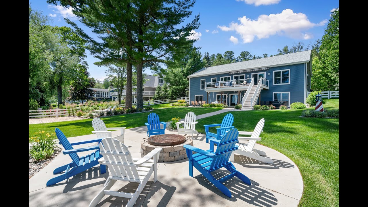 Amazing Mullett Lake home in Topinabee