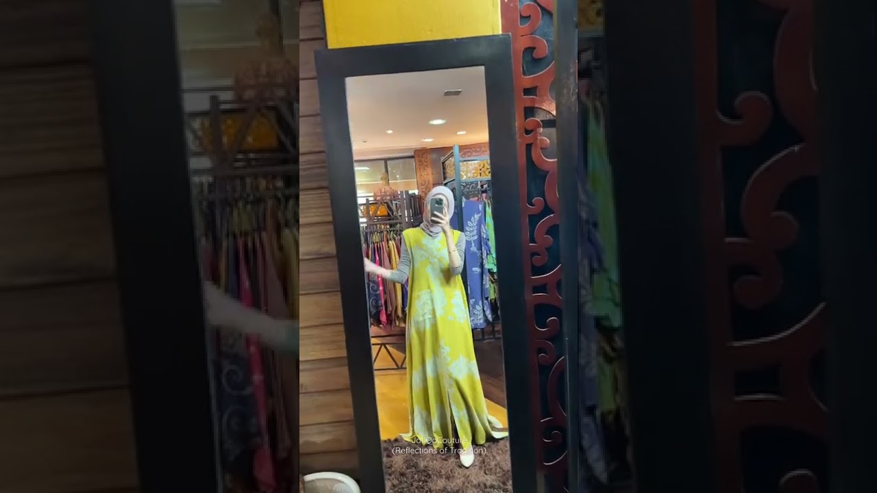 Hey!! Which one😍.. Batik dress. 