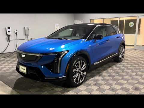 2025 Cadillac Optiq Luxury 2 Coastal Blue 303miles E4WD#cadillac#optiq#cadillacoptiq#ev#electric SUV