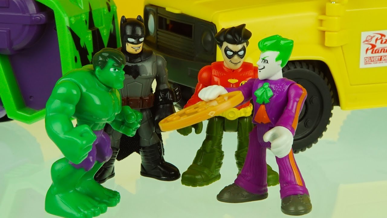 JOKER PIZZA DELIVERY ! BATMAN & ROBIN with HULK superhero toys