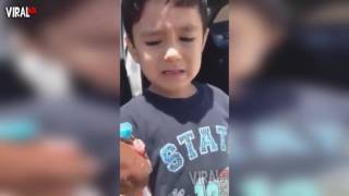 Niño Se Pone Triste, Le Salió Paleta Payaso Triste Video Original