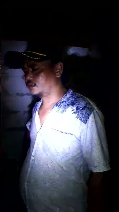 PENAMPAKAN HANTU DI MAKAM..JELAS BANGET HANTUNYA PAKAI TOPI.