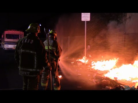 LAFD Engine 64: Rubbish Fire