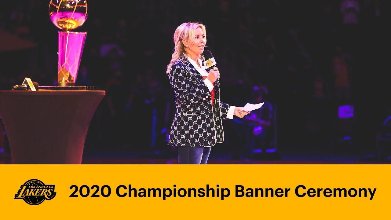 A banner-raising night to open the 2021-22 season