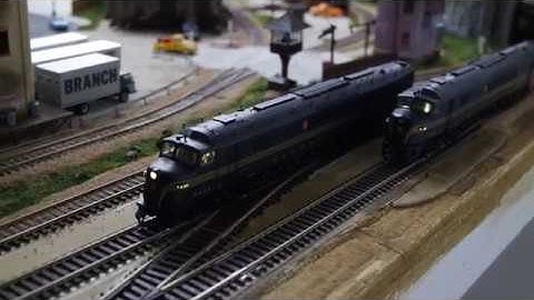 BLI Baldwin Centipede A-A Set PRR #5828A1 #5828A2 - 1