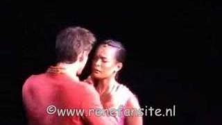 Video voorbeeld van "Verwarrend bestaan (elaborate lives) uit de Nederlandse Aida"