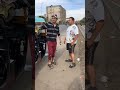 سواق التوكتوك مش عجبه ال ١٠ جنية    