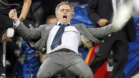 Top 10 pha ăn mừng bàn thắng hài hước nhất