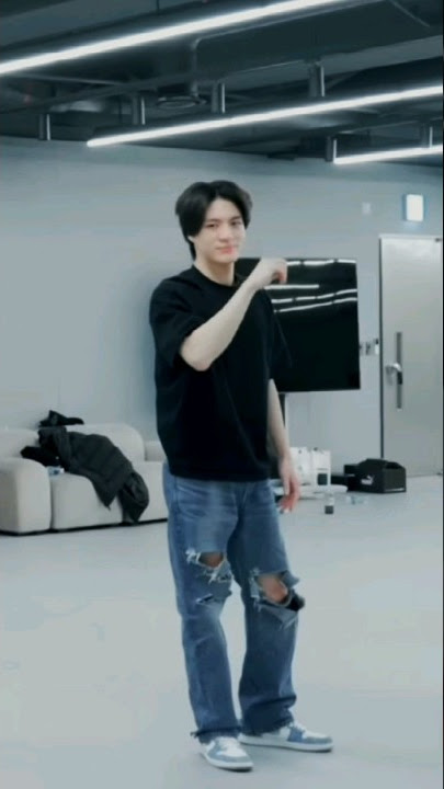 chenle tahu kalo jeno belum boster, dia menjauh pas jeno bersin😭😂 #jeno #chenle #nct #covid19 #gws