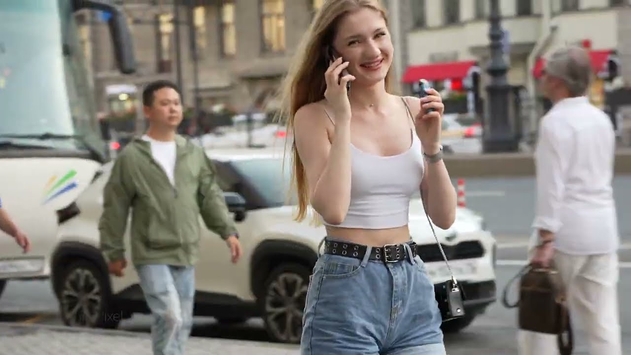 Walking in Russia | Beautiful Russian Girls and City Streets / 4K HDR