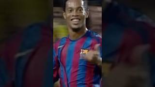 Ronaldinho, la sonrisa del fútbol #ronaldinho #sonrisa #regates #fcbarcelona #elefutbol #futbol