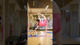 Standing Bending #advancedyoga #motivation #yogaskills #breathcontrol