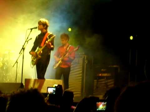 Weekend Wars - MGMT - Dockville 2009 (boogie down :D)