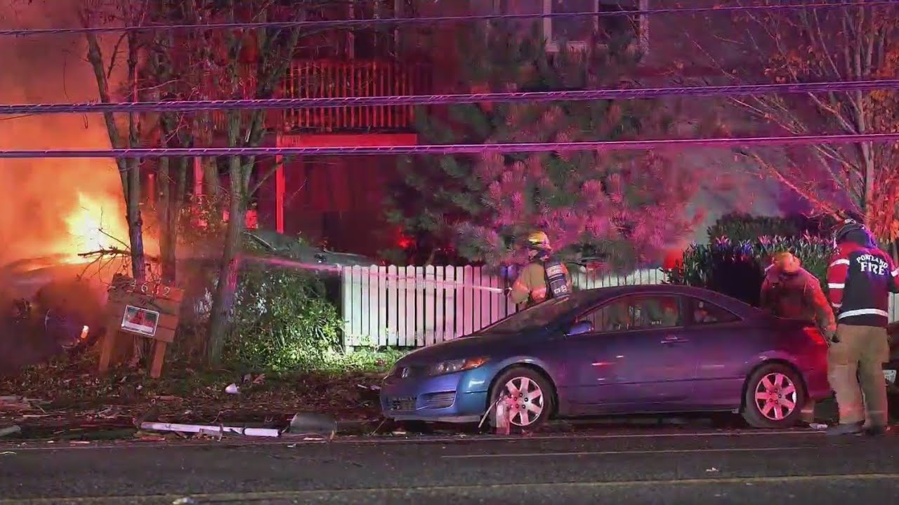 Man arrested after fiery car crash into power pole in SE Portland - YouTube