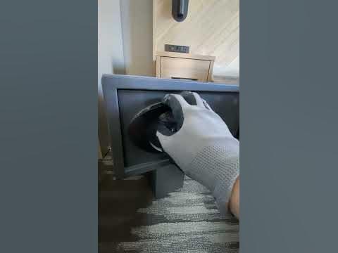 Как открыть сейф в отеле. Пользуйтесь 😂 #какоткрытьсейфбезключа #сейф # ...