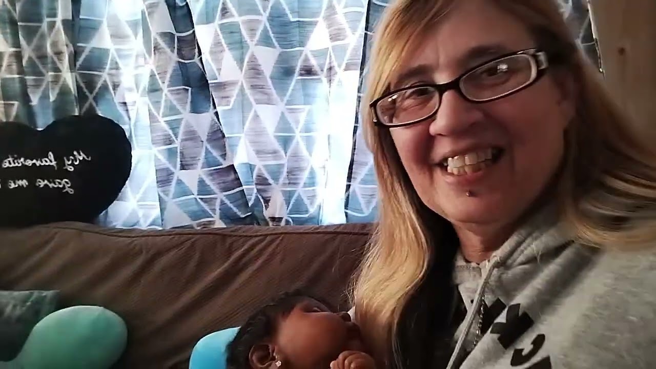 Распаковка новой коробки с куклой-реборн 😁 Она великолепна 🥰