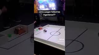 Cómo juegan fútbol los ingenieros??? #robot #robotica #ingenieros #ingenieria #futbol