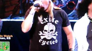 Celebrity Bret Michaels Gets "Dropped" at Tony Awards Wealth