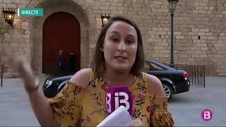 MARGA CALDENTEY termina llorando por el boicot de un grupo de "monárquicos"