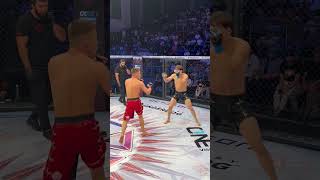 Он использует только один прием #mma #octagon #fighting