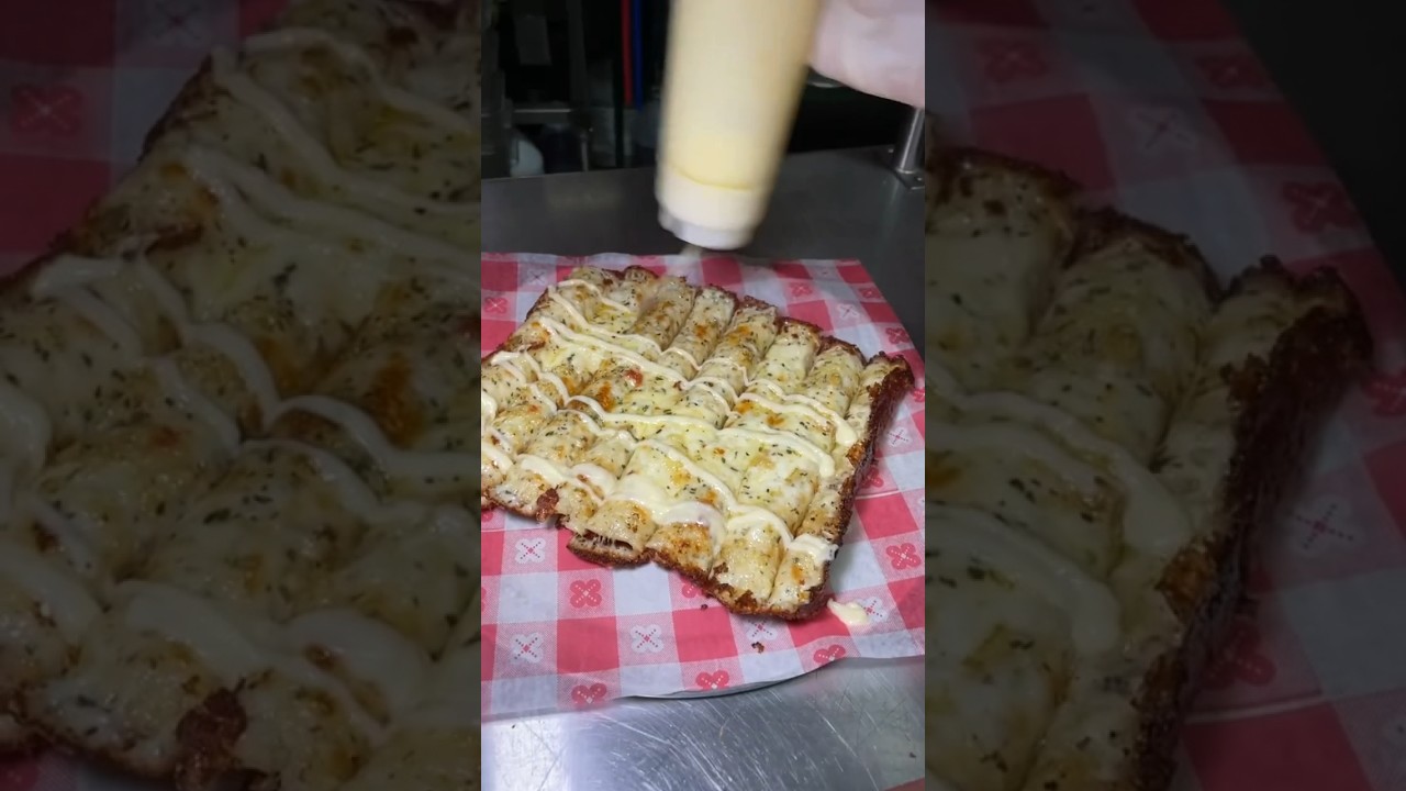 SUPER GARLIC CHEESY BREAD vs JALAPEÑO HONEY CHEESY BREAD at Ace’s Pizza in Brooklyn! #DEVOURPOWER